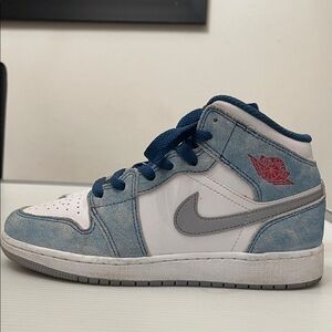 NIKE AIR JORDAN 1 MID SE GRADE SCHOOL YOUNG SNEAKERS BOYS SIZE 4Y